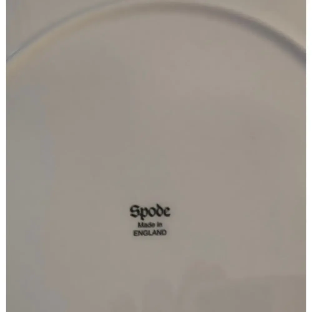 Spode Red White Victorian Christmas Plate #1 Gathering the Tree 8.25